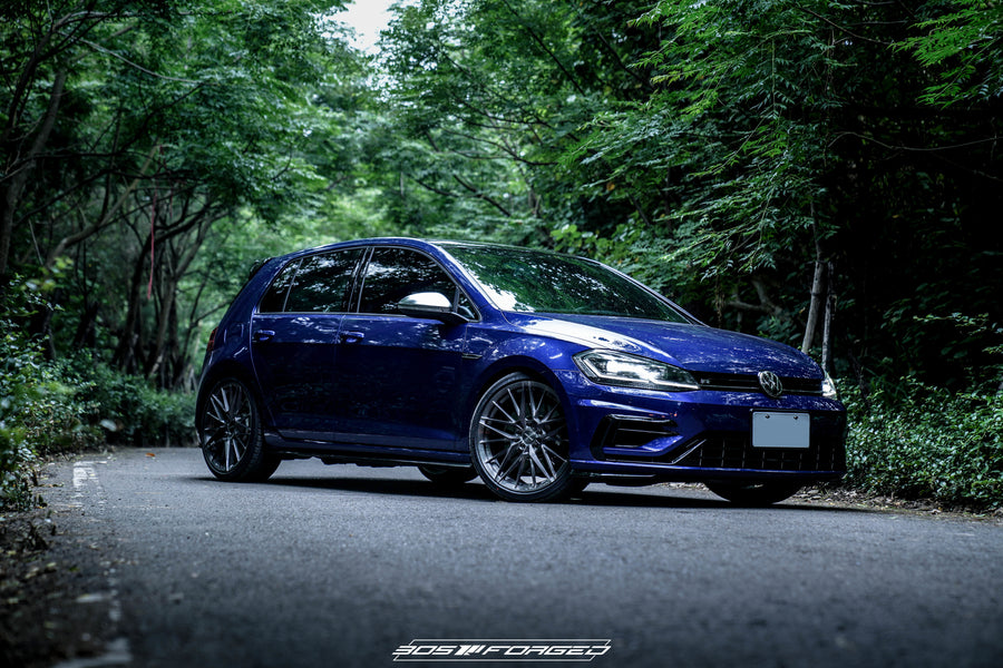 Volkswagen Golf R — UF127