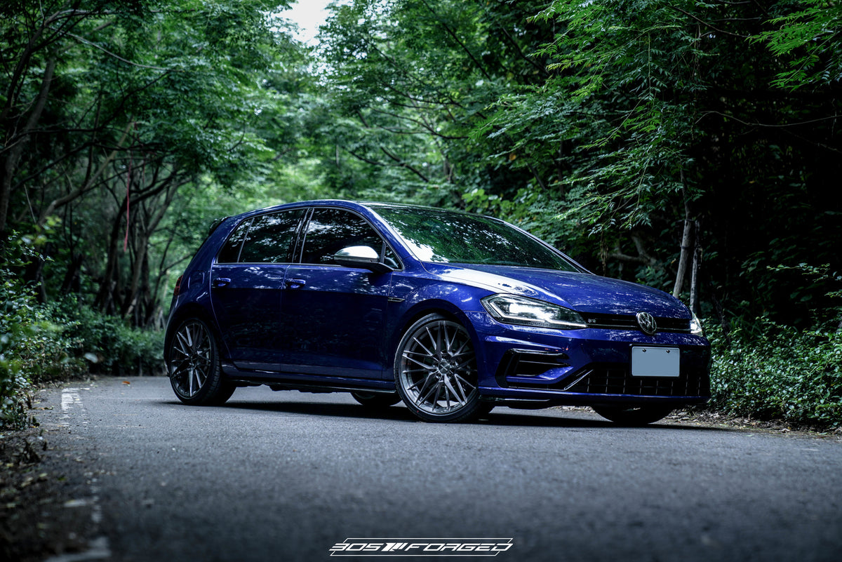 Volkswagen Golf R — UF127